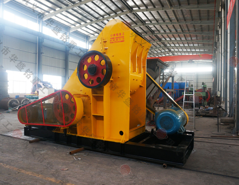 樹皮粉碎機(jī)，雙級(jí)粉碎機(jī)試機(jī) 華盛銘重工